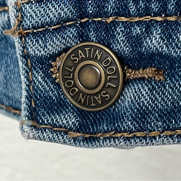 Satin Doll Medium Washed, Cropped, Denim Jacket, Button Front, Size L, - Picture 5 of 6